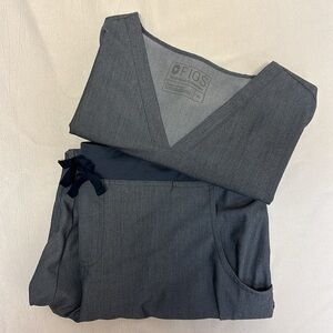 Figs Kade Cargo Pants/Casma Three Pocket Top Scrub Set Women’s XL Heather Denim